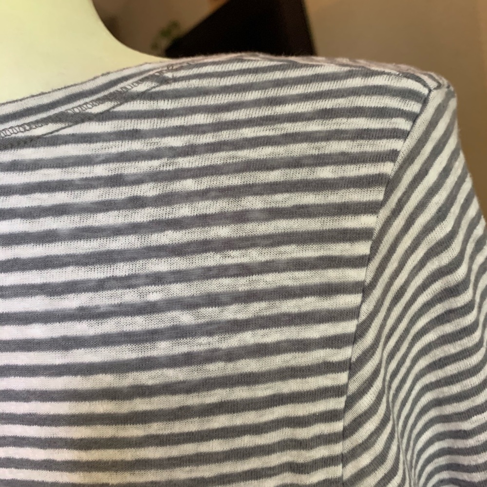 Abercrombie & Fitch stripped shirt. Size: M - Picture 8 of 14